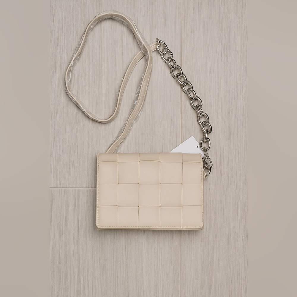 Woven Handbag Cassette Style